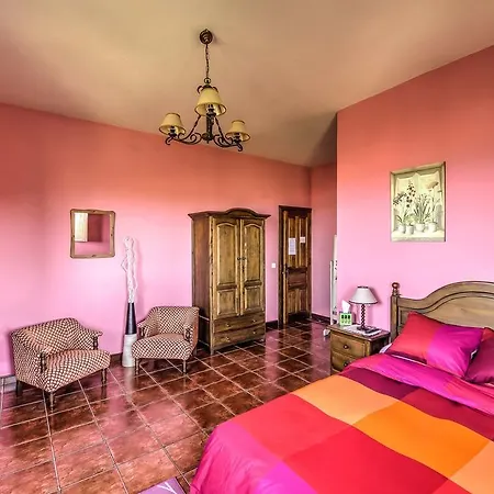 De Country house *