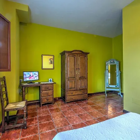 De Country house *